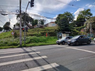 VISTA DO TERRENO À PARTIR DA RUA JOÃO GBUR